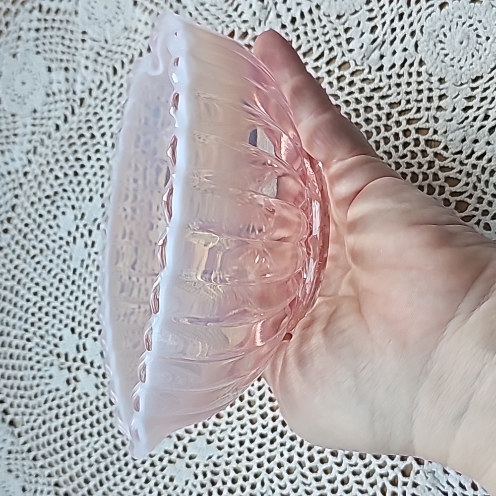 Vintage Fenton Pink Opalescent Ribbed Glass Heart Shaped Dish - Picture 5 of 10